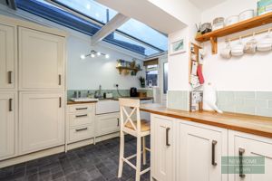 Photo 11- click for photo gallery